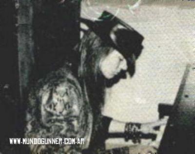 Estrenando el blog con Axl!!!